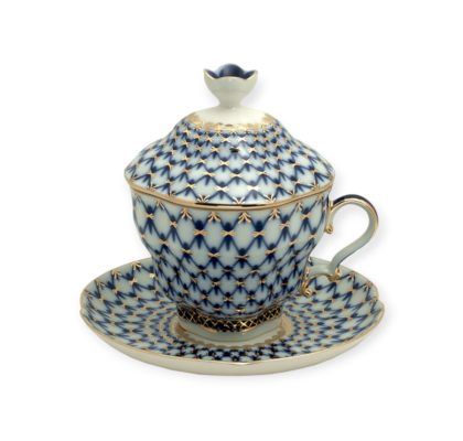 Covered cup with lid and saucer